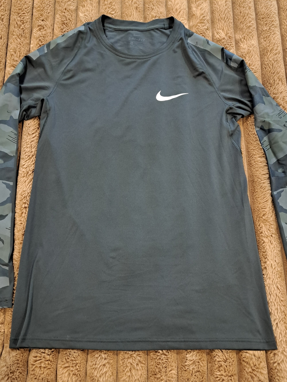 Nike Dri Fit Casual Crew Neck Long Sleeve Shirt Mens Size Medium M Gray Camo